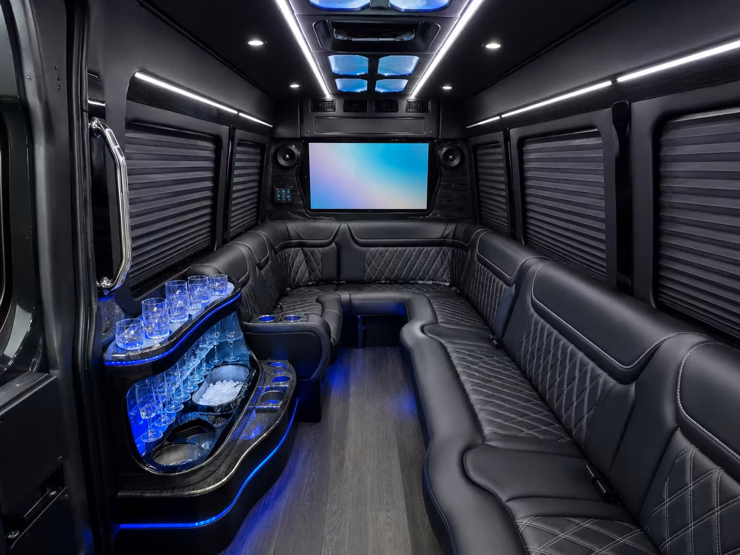 fan group transportation to nissan stadium and geodis park from clarksville